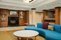 Fairfield Inn & Suites Weirton - parking