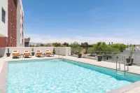 DoubleTree by Hilton Tucson Downtown Convention Center - piscina