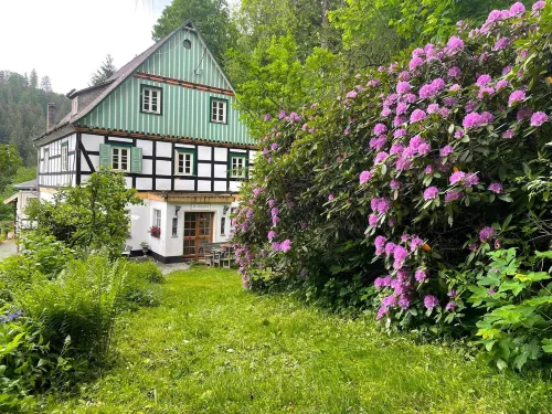Charming Apartment With Mountain Views in Nordenau for 6 - Apartments