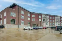 Rooftop Deck, Great Views! Modern Condo Near Dtwn - Apartments
