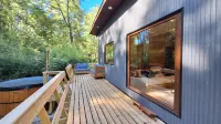 Cypress Cabin - Riverside Hot Tub & Wood Stove - 2-Star