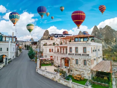 Enjoy Stone Hotel - parking