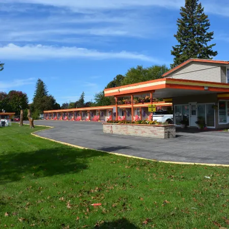 Harmony Inn Hotels in Goderich