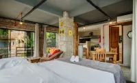Cozy Ground Floor Studio at Praia do Rosa Prn0001 - Wifi