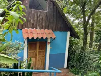 Las Cabañas de Apaneca - parking