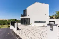 Villa Loparia - Pools