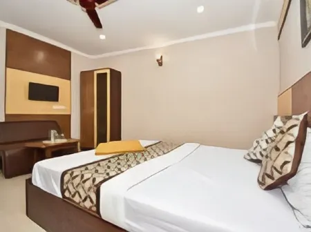 OYO 5230 Pan Residency