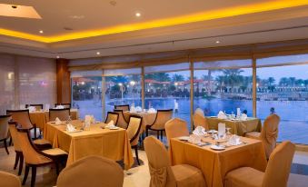 Mena Holiday Beach Resort Half Moon