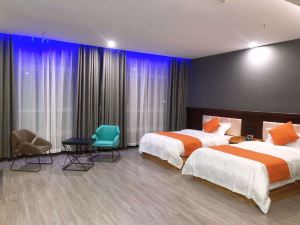 Guyuan Night Port Business Hotel