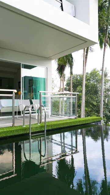 ห้องแกรนด์เชื่อมกับสระว่ายน้ำ