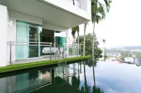 Sugar Palm Grand Hillside