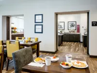 Hampton Inn & Suites Seattle/Northgate Hotels near Northgate