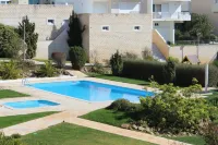 Ericeira Chill Hill Hostel & Private Rooms - Peach Garden Hotels in Ericeira