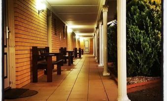 Hilltops Retreat Motor Inn