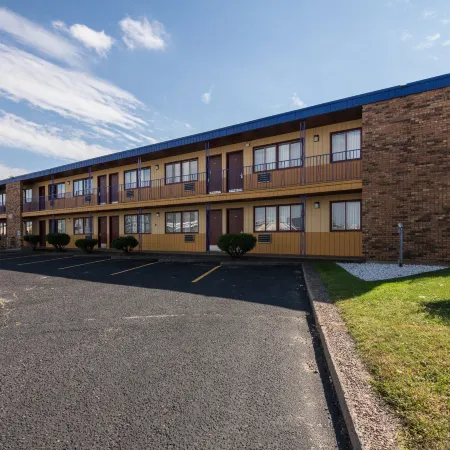 Scottish Inn & Suites - Eau Claire