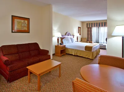 Holiday Inn Express & Suites Spring Hill Hotels in Spring Hill