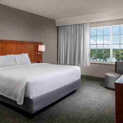 Courtyard Fort Lauderdale Airport & Cruise Port Rooms