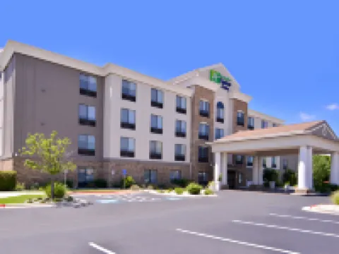Holiday Inn Express & Suites SELMA by IHG Hotels in Selma