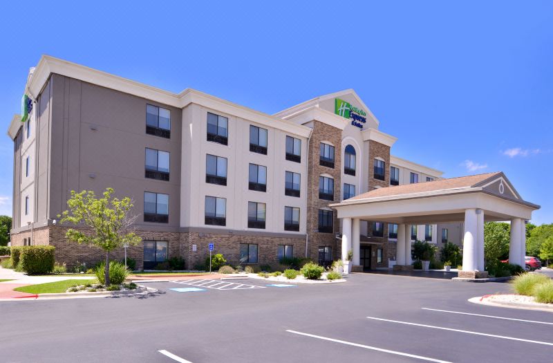 Holiday Inn Express & Suites Selma by IHG