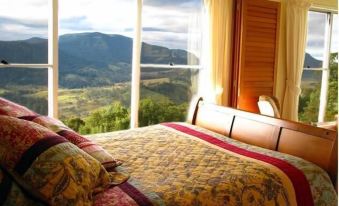 Spring Creek Mountain Cafe & Cottages