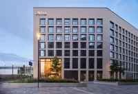 Adina Apartment Hotel Cologne Hotel dekat Anneliese Retzlaff Galerie