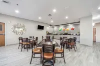 Quality Inn & Suites Omaha Chalco - breakfast