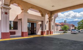 Quality Inn & Suites Albuquerque North near Balloon Fiesta Park