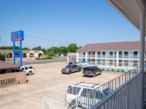 Studio 6 Bryan, TX - University Area Hotels in Bryan