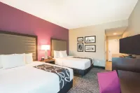 La Quinta Inn & Suites by Wyndham Memphis Downtown - piscina