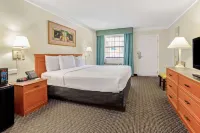 La Quinta by Wyndham Pinellas Park St Peterburg Clearwater - Pools