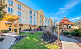 La Quinta Inn & Suites by Wyndham Sherman