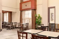 Travelodge by Wyndham Oshawa Whitby