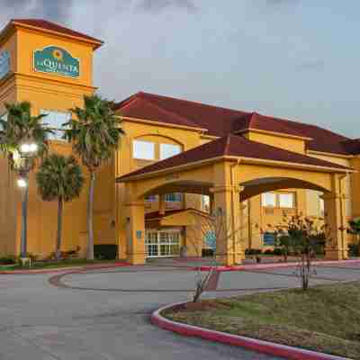 La Quinta Inn & Suites by Wyndham Pearland - Houston South Hotel Exterior