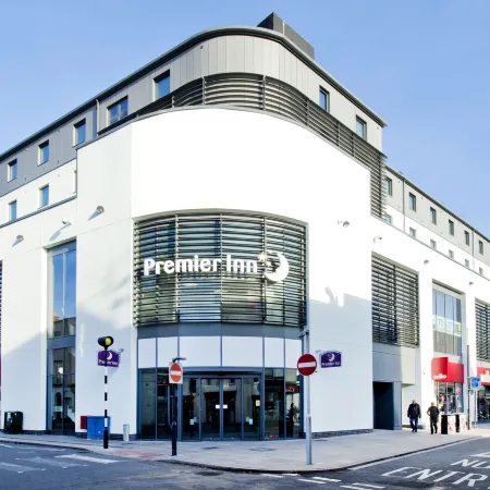 Premier Inn Cheltenham Town Centre