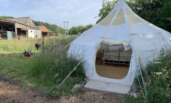 Stunning 1-Bed Star Gazing Bell Tent Loughborough