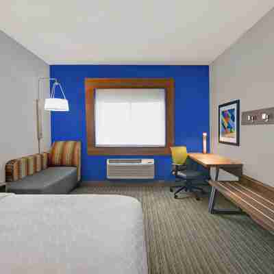 Holiday Inn Express Adrian Rooms