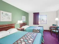 Super 8 by Wyndham Kennett Hotels in Dunklin County