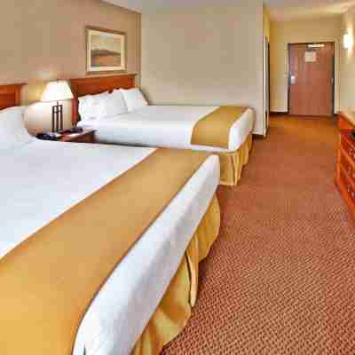 Holiday Inn Express & Suites Sheldon Rooms