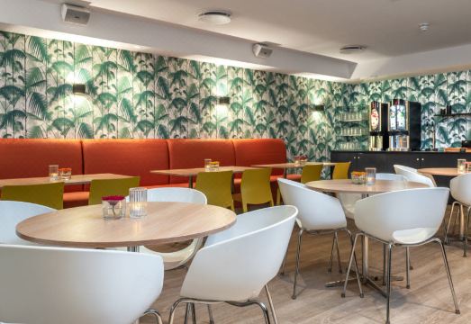 톤 호텔 아스토리아 객실 내부 이미지