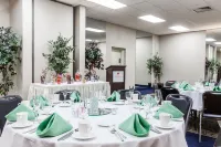 Ramada Plaza by Wyndham Albany Hotels in Albany