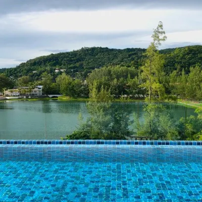 Phoenix Hotel Karon Beach Hotels near Karon View Point