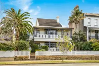 The North Shore Hotel Hotels in North Sydney