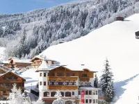 Alpenherz Hotel Garni فنادق في Gerlos