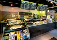 HI Whistler - Hostel - breakfast