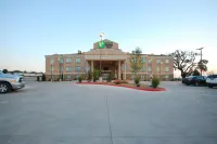 Holiday Inn Express & Suites Gonzales Hotels in Gonzales