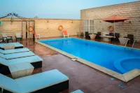 Golden Ocean Hotel - Rooftop Pools
