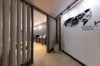 Iksan Hotel Ribbon (Hotel Reborn)