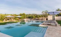 Borgo Canonica - Pools