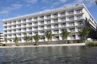 Princess Bayside Beach Hotel Các khách sạn gần 10 mile long ocean beach