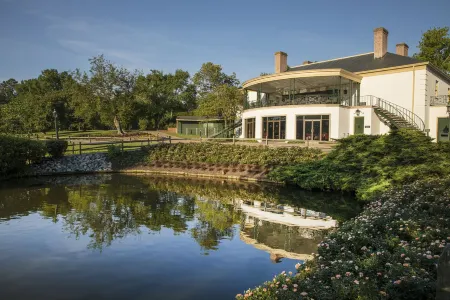 Williamsburg Lodge, Autograph Collection